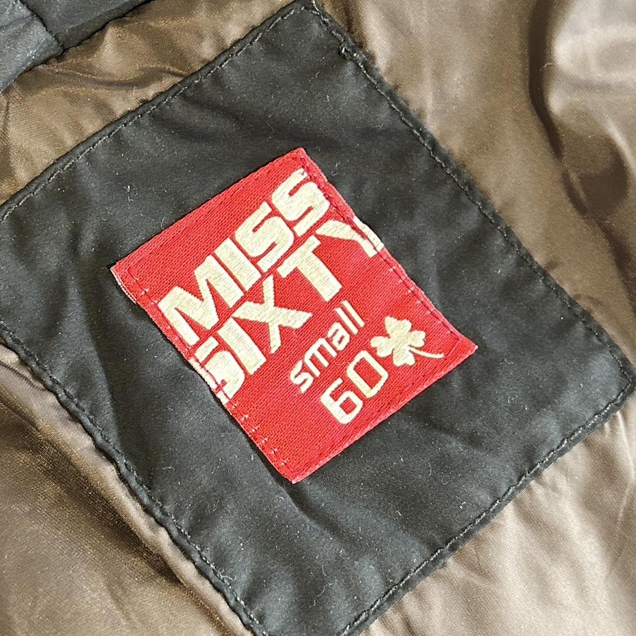 Vintage y2k style Miss Sixty black puffer jacket 🖤