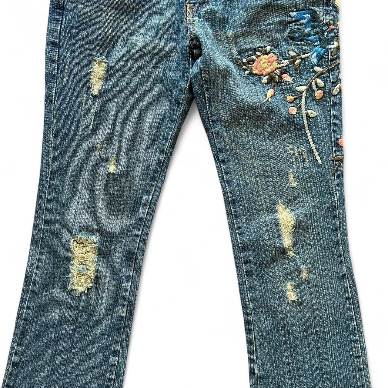 Vintage Y2K style mid wash straight leg jeans