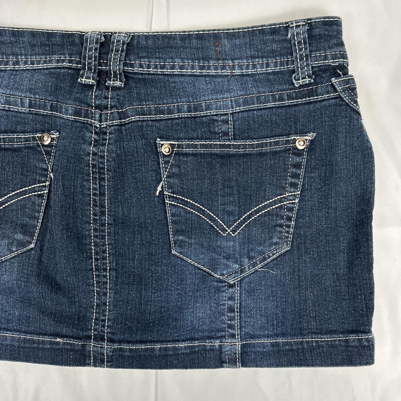 Vintage y2k style dark wash denim mini skirt
