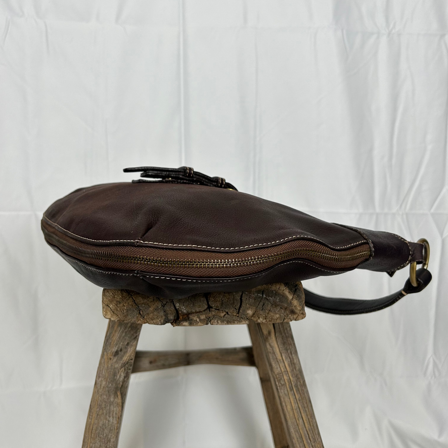 Vintage y2k style brown leather shoulder bag