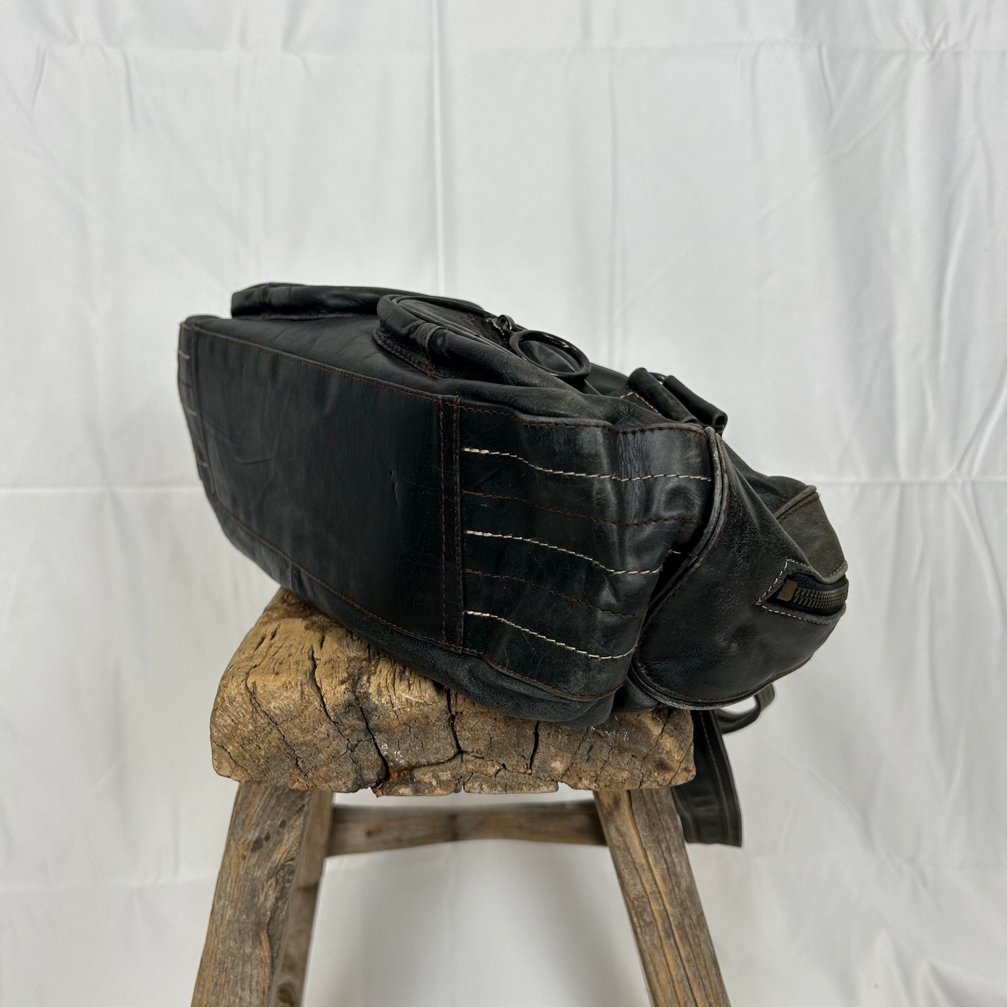 Vintage y2k style distressed dark brown leather shoulder bag