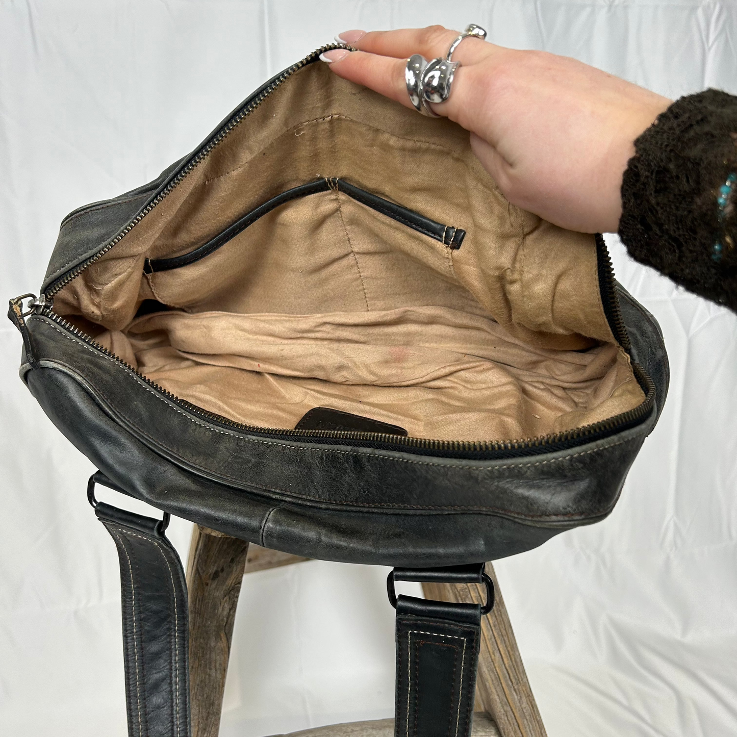 Vintage y2k style distressed dark brown leather shoulder bag