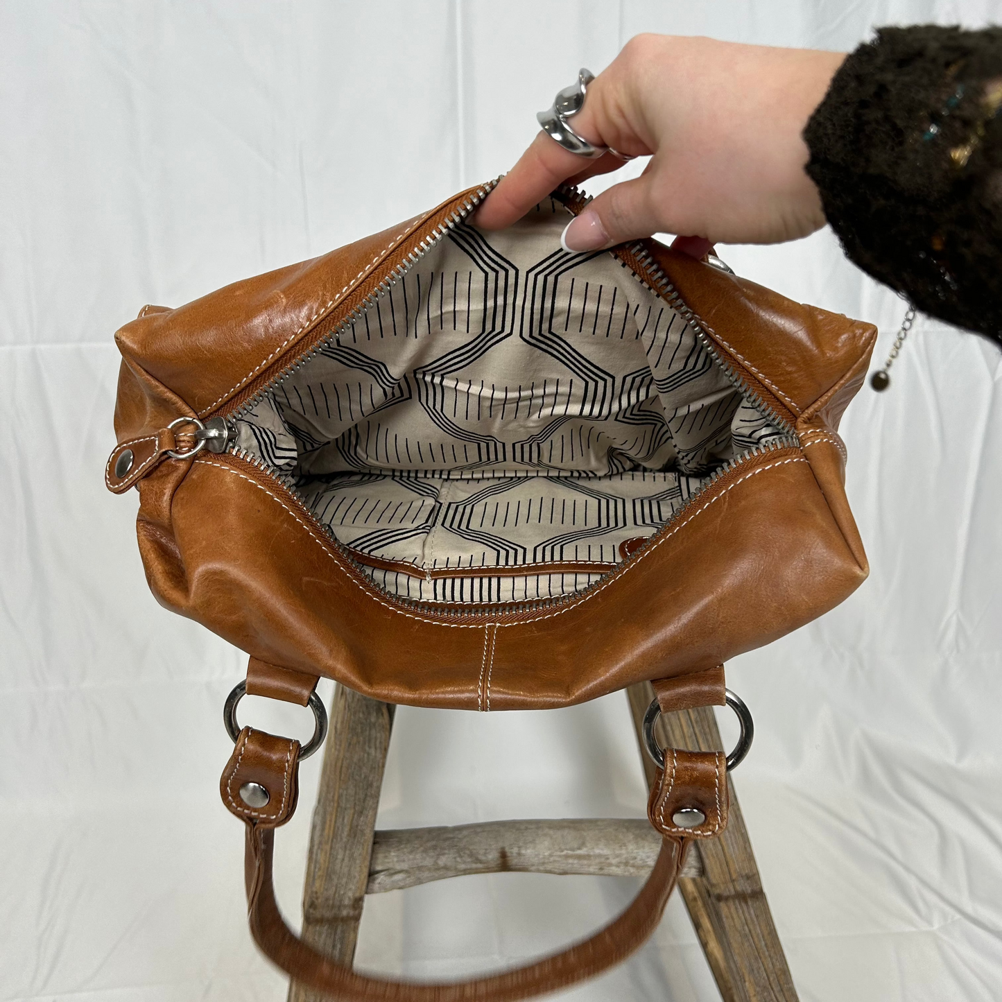 Vintage y2k style brown leather shoulder bag