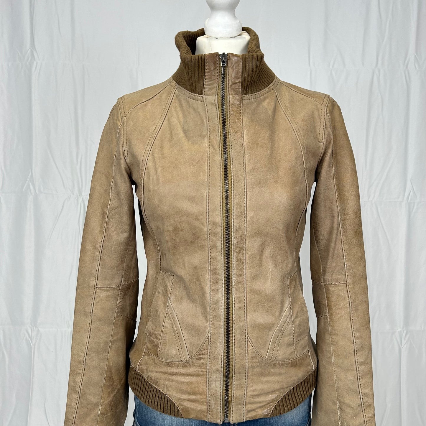 Vintage y2k style tan ribbed leather jacket