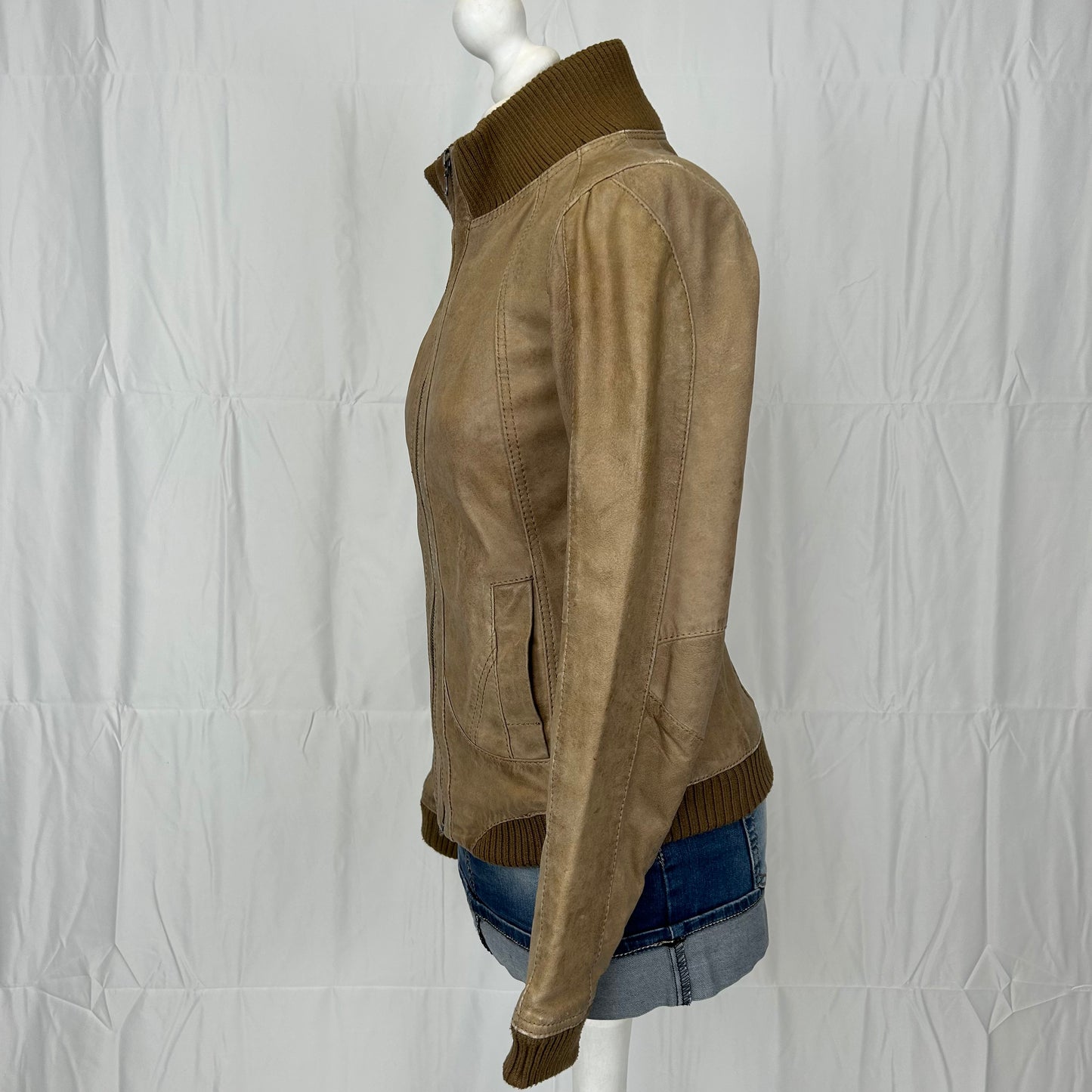 Vintage y2k style tan ribbed leather jacket