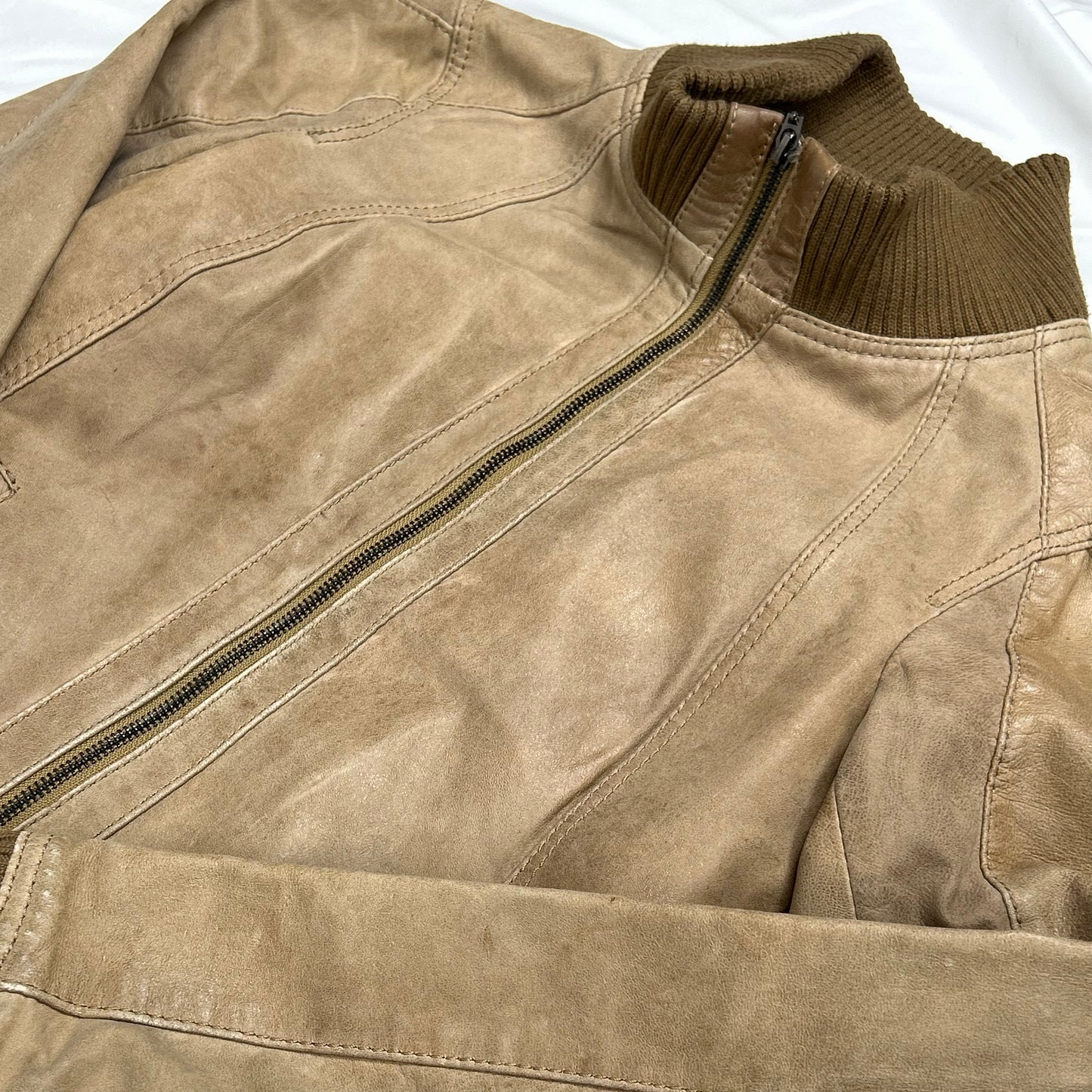 Vintage y2k style tan ribbed leather jacket