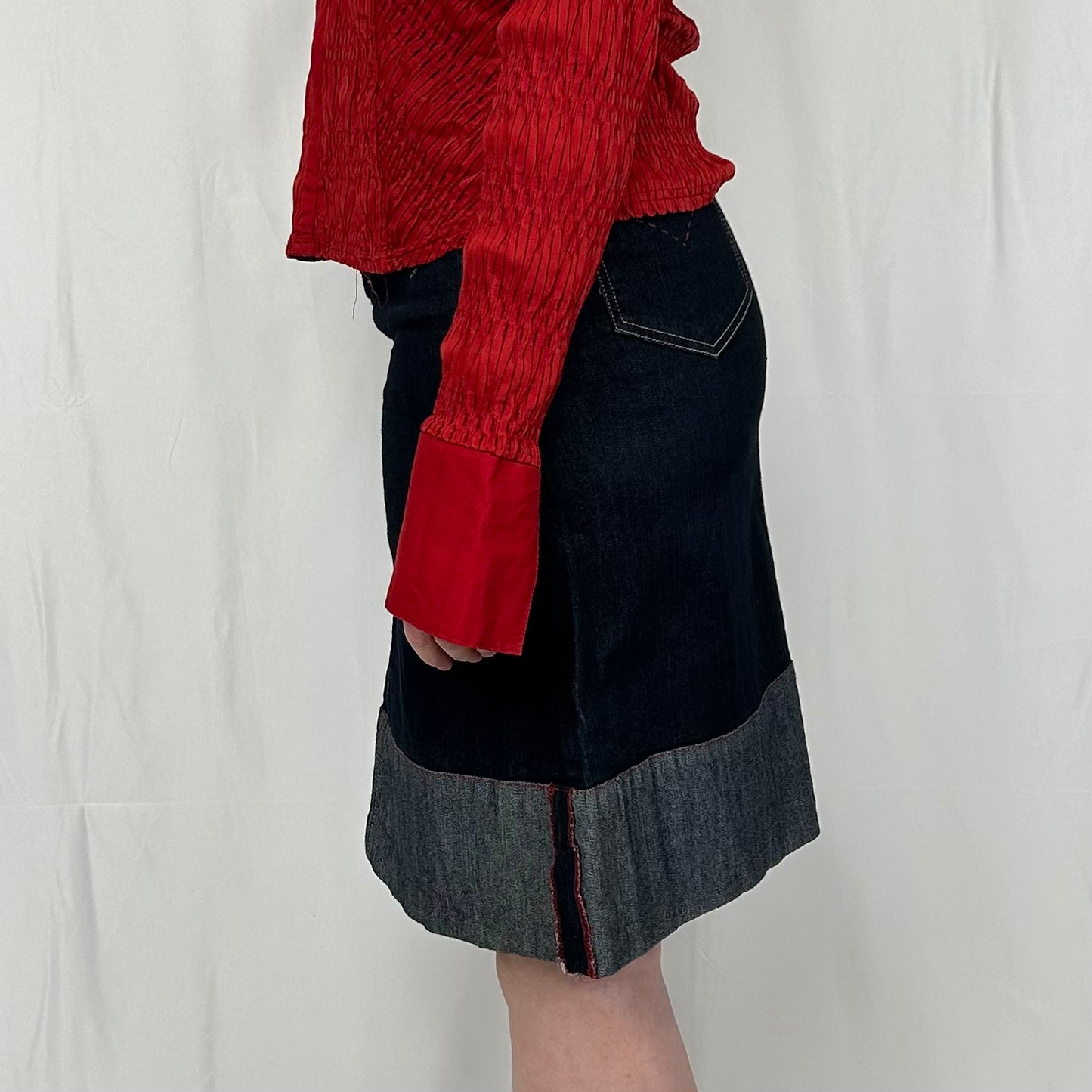 Vintage y2k style dark wash denim midi skirt
