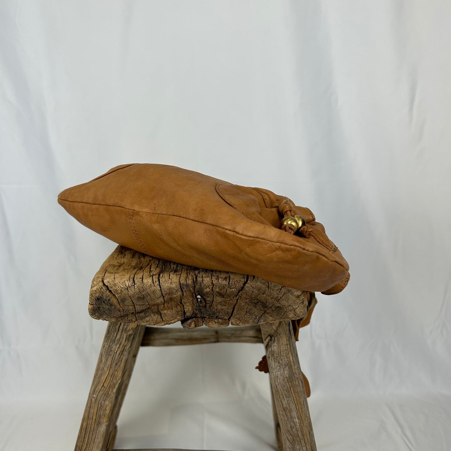 Vintage y2k style tan small soft leather shoulder bag