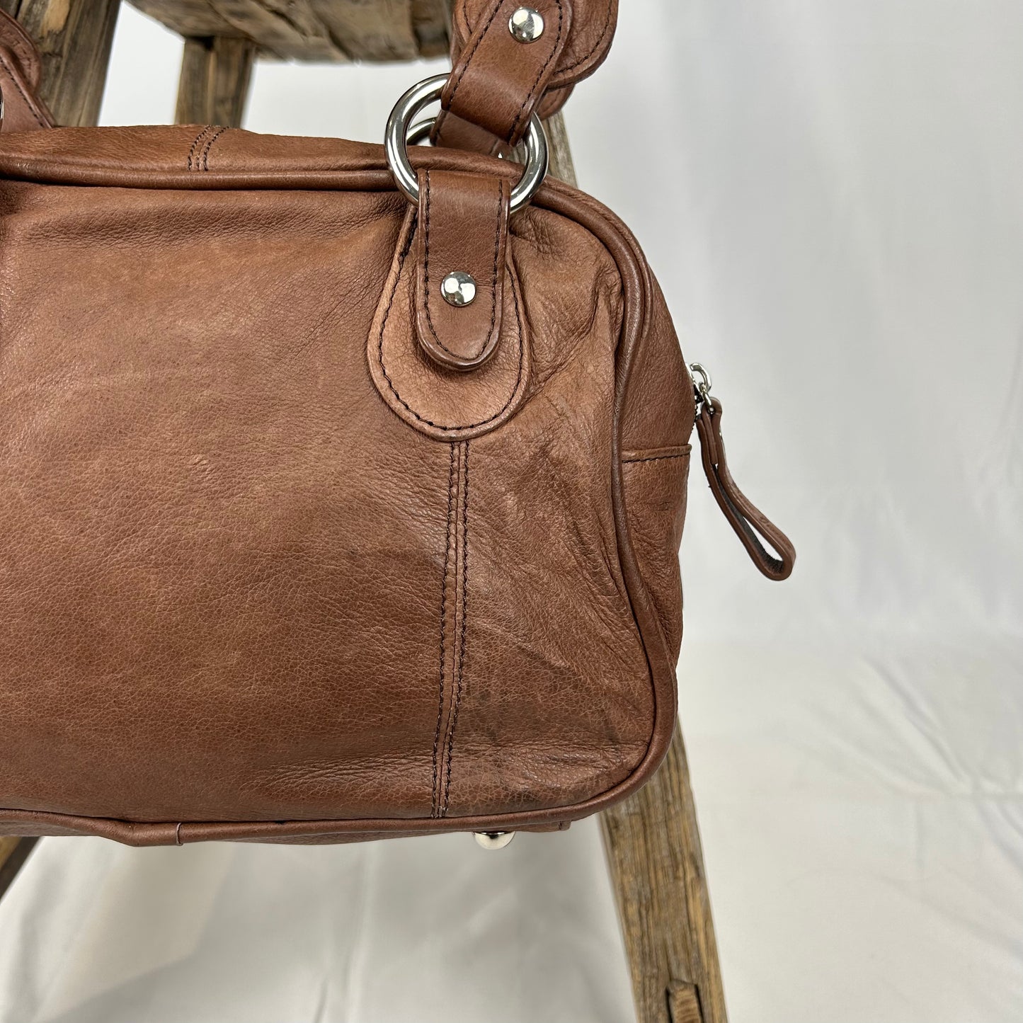 Vintage y2k style brown leather shoulder bag