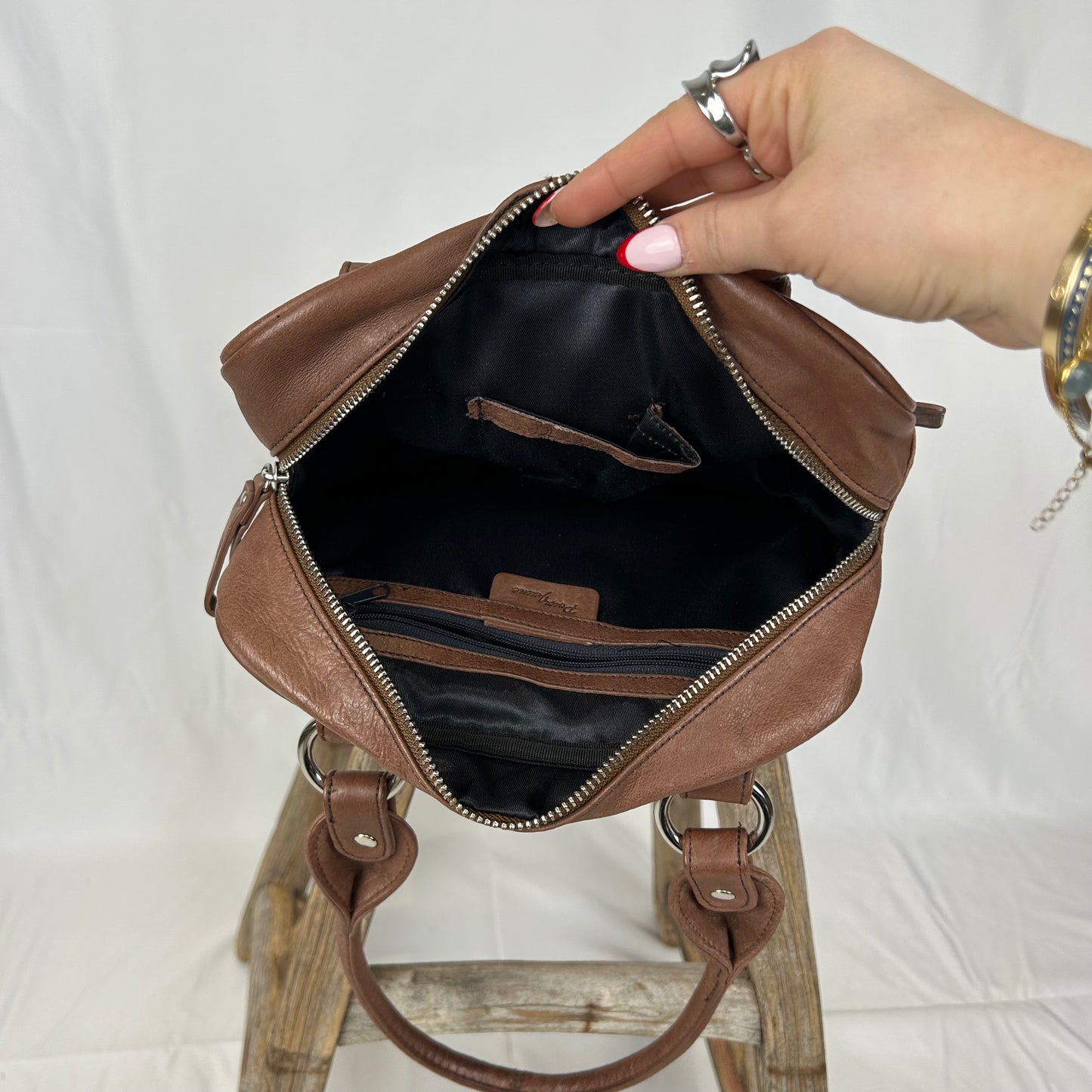 Vintage y2k style brown leather shoulder bag
