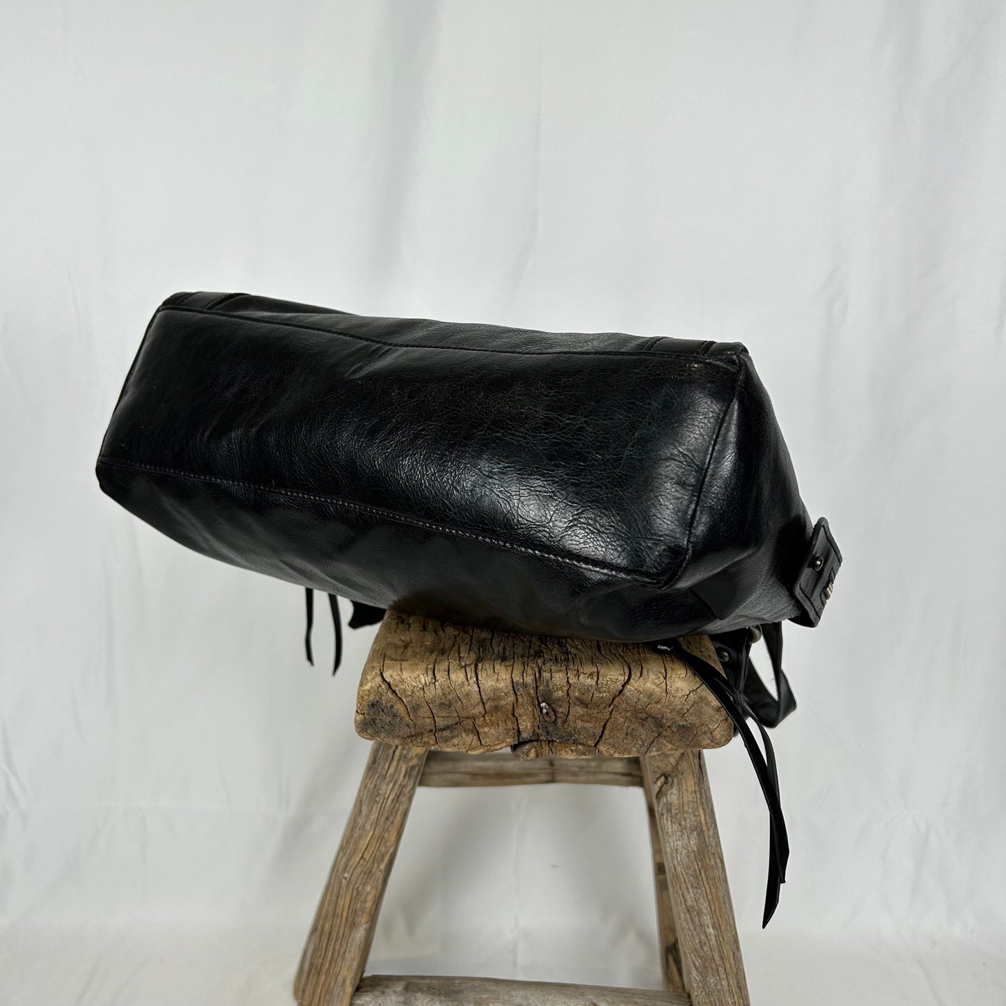Vintage y2k style black leather shoulder bag