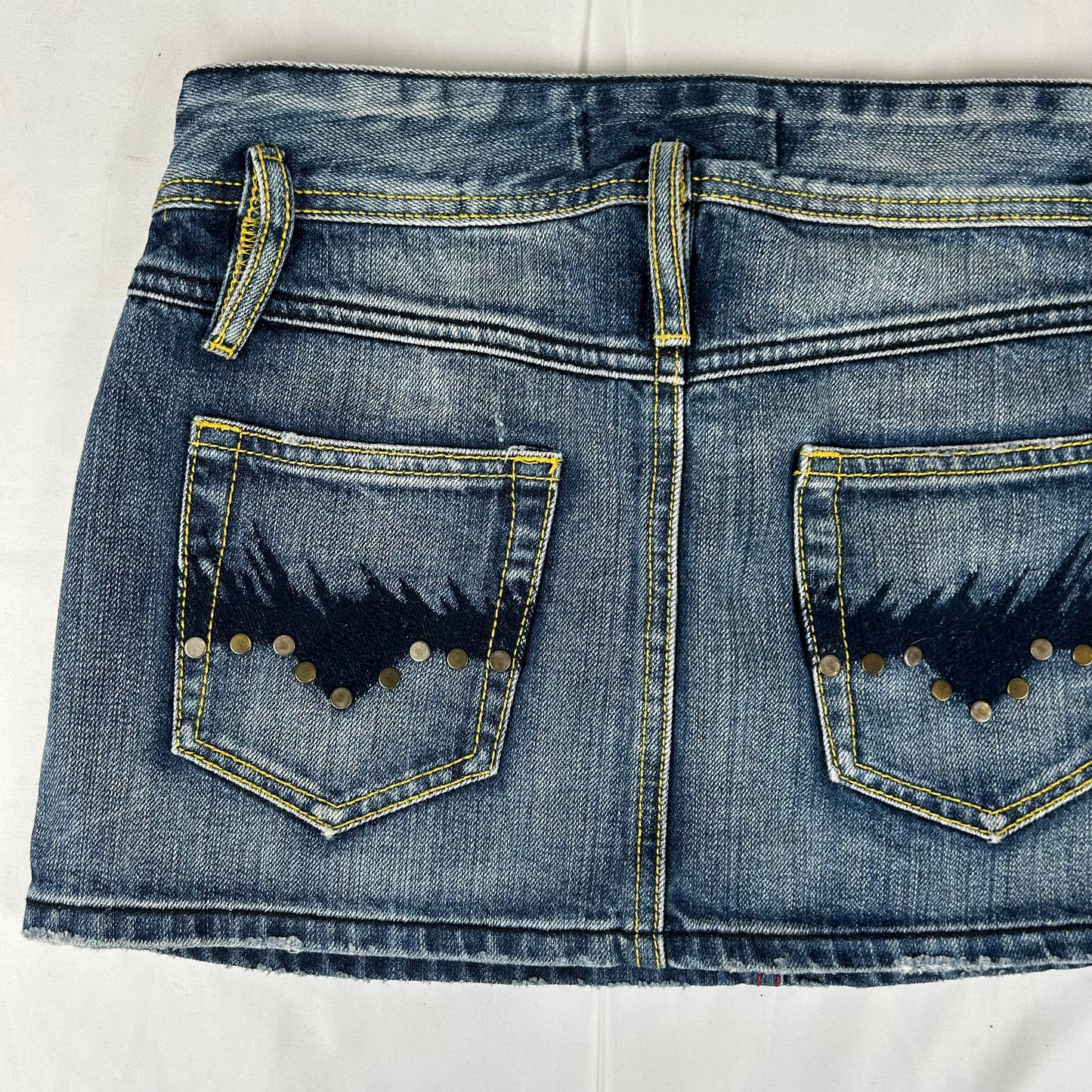 Vintage y2k style dark wash denim mini skirt