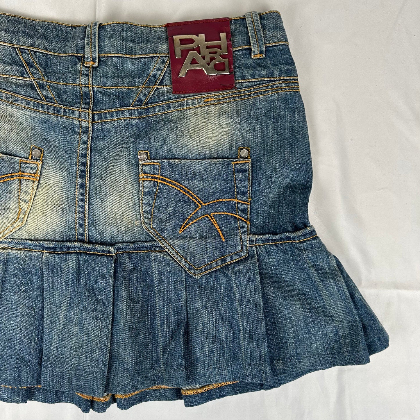 Vintage y2k style mid wash denim pleated mini skirt
