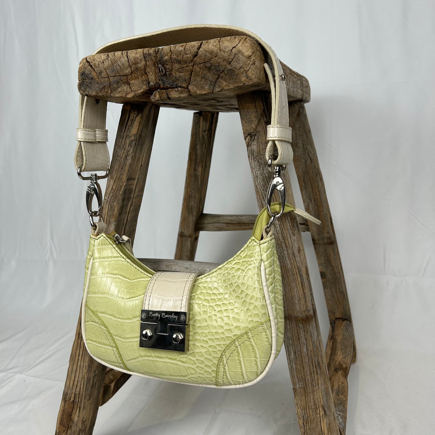 Vintage y2k style croc effect leather shoulder bag
