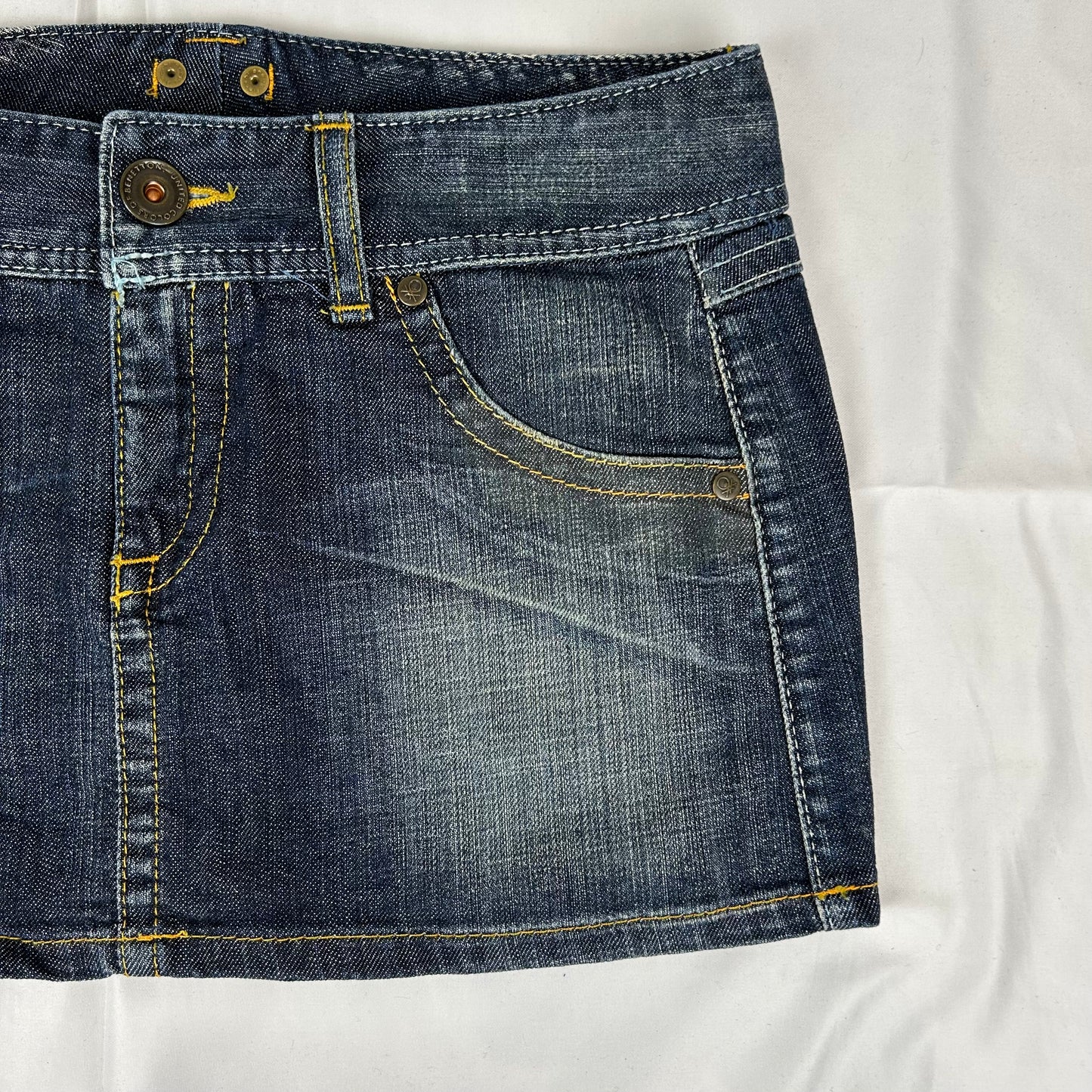 Vintage y2k style dark wash denim mini skirt
