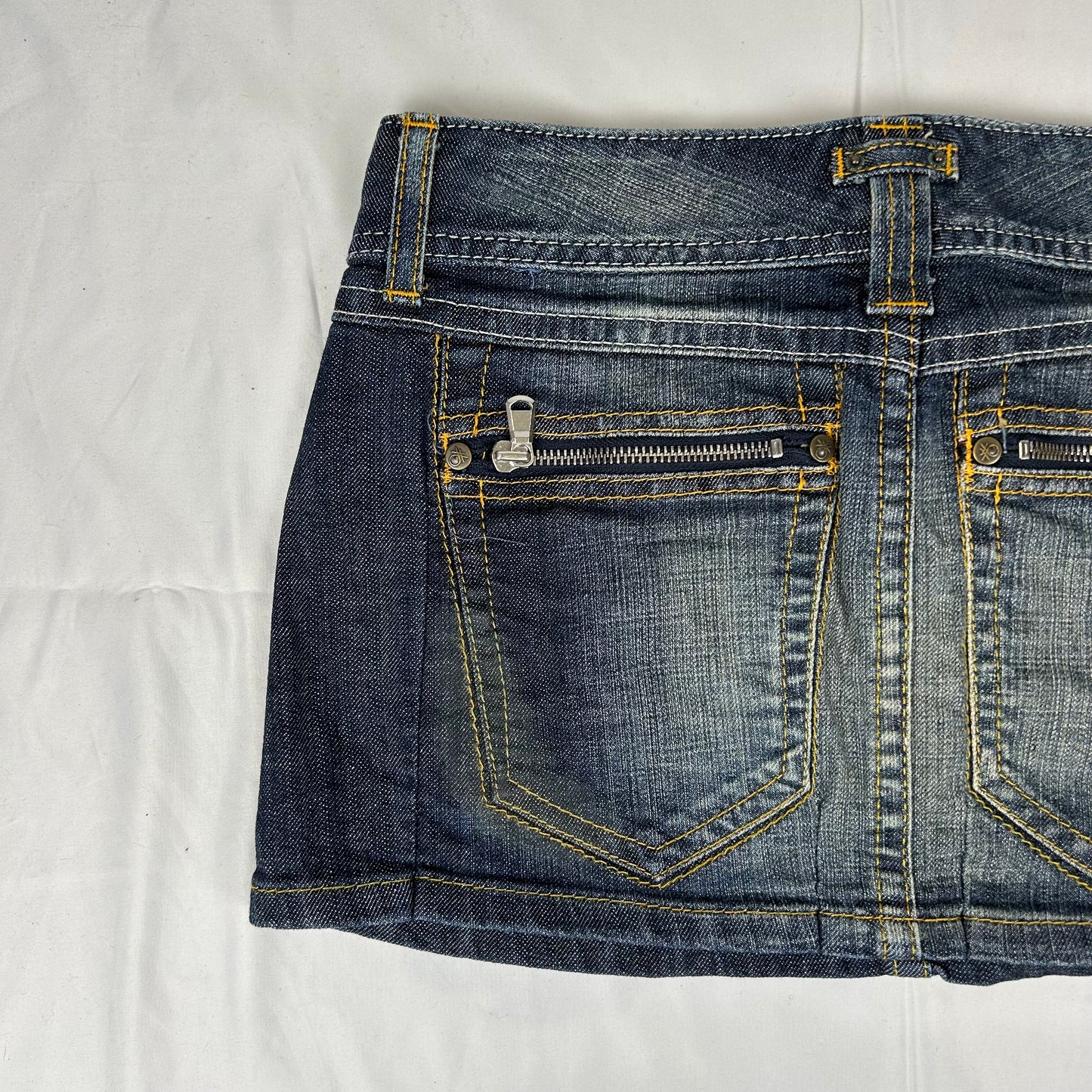 Vintage y2k style dark wash denim mini skirt
