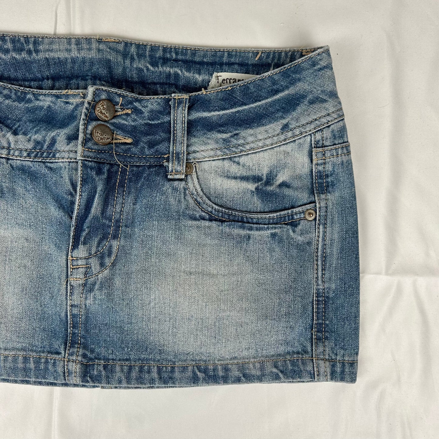 Vintage y2k style denim mini skirt