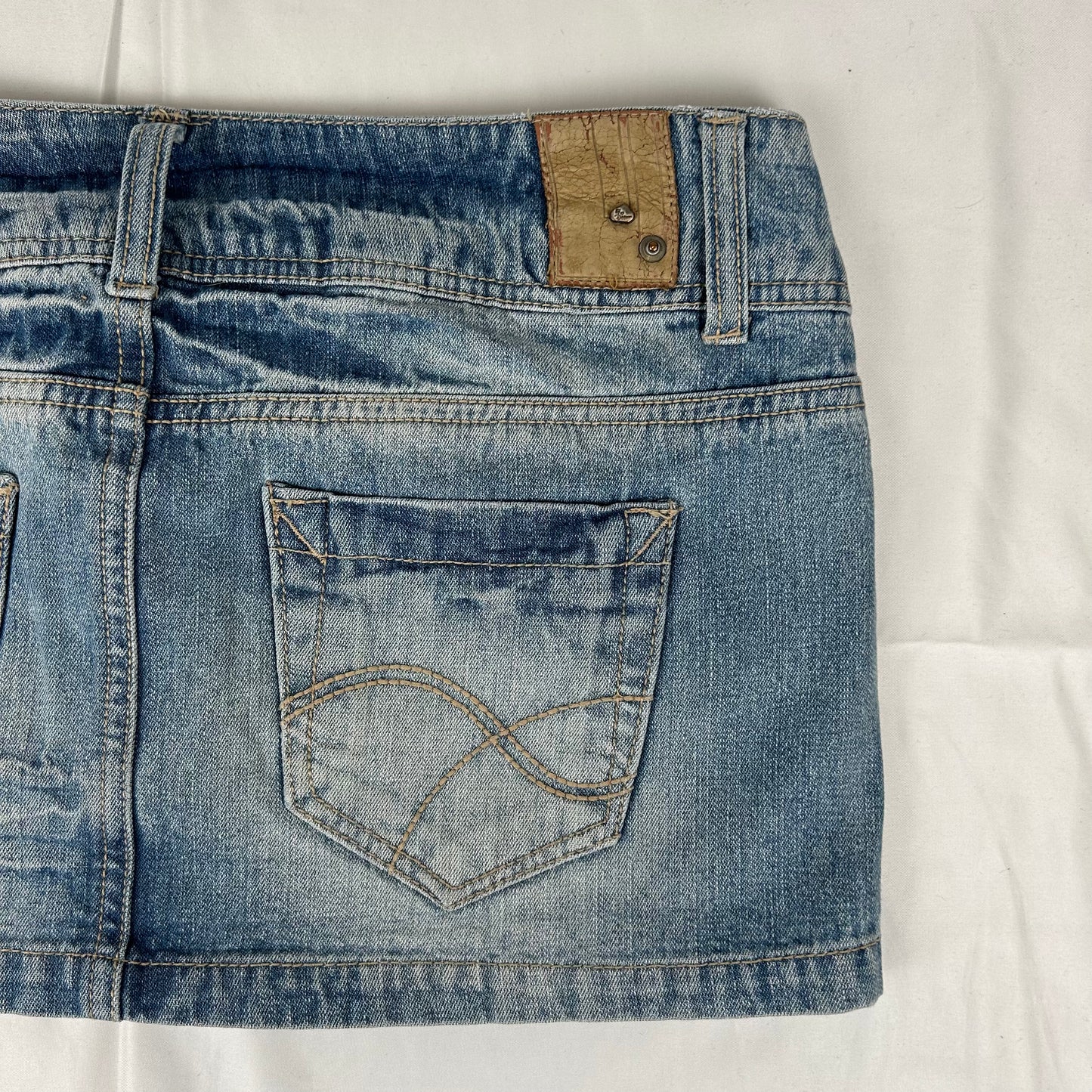Vintage y2k style denim mini skirt
