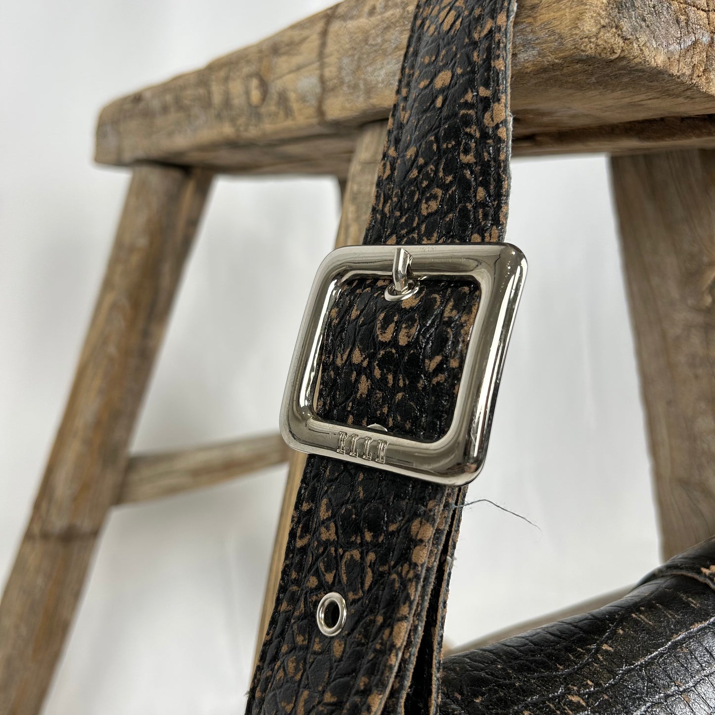 Vintage y2k style distressed brown leather shoulder bag