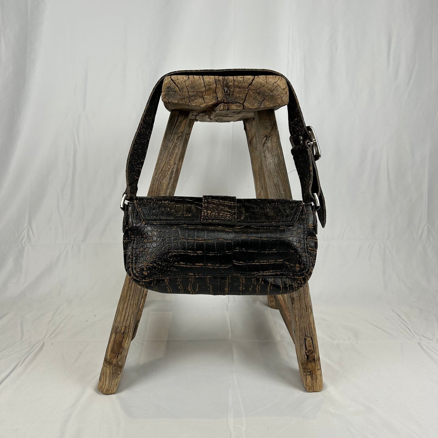 Vintage y2k style distressed brown leather shoulder bag