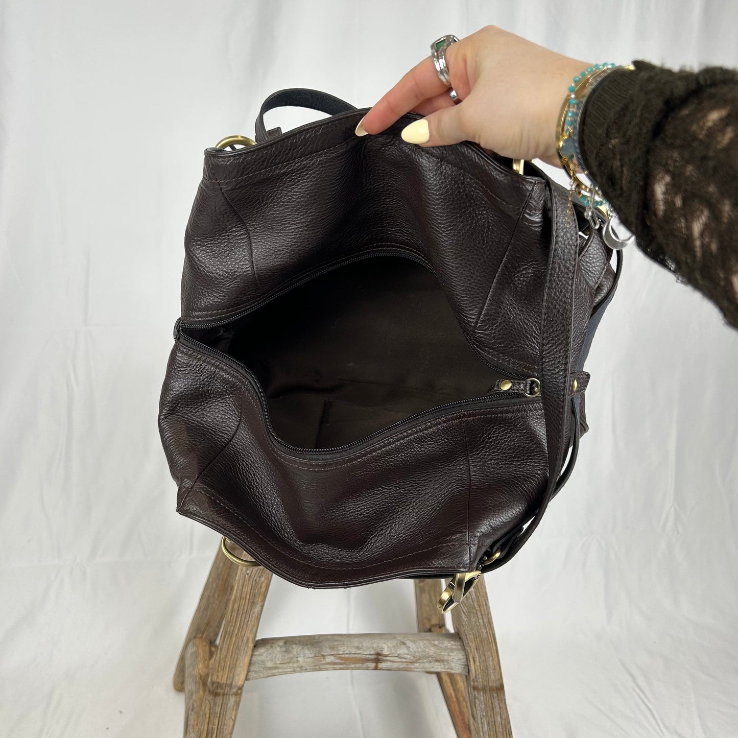 Vintage y2k style brown pebbled leather shoulder bag