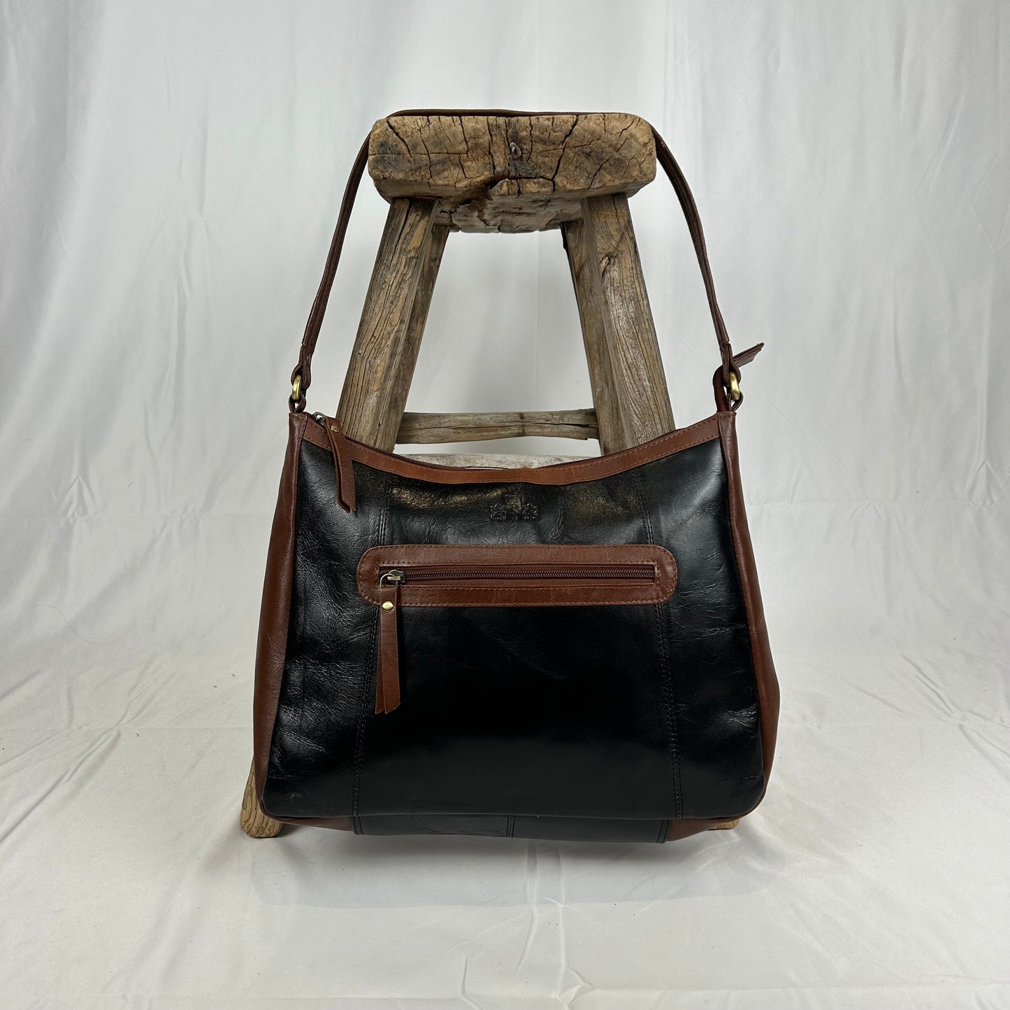 Vintage y2k style brown and black leather shoulder bag