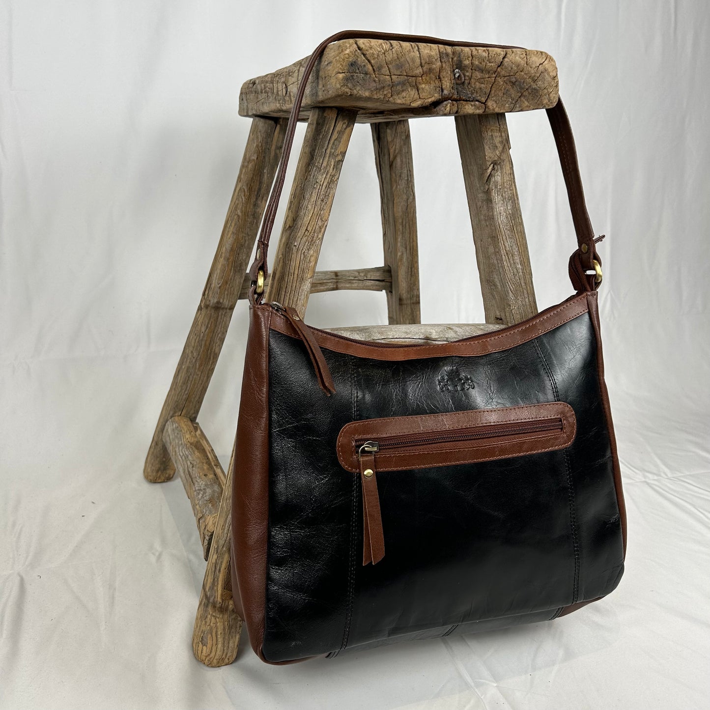 Vintage y2k style brown and black leather shoulder bag
