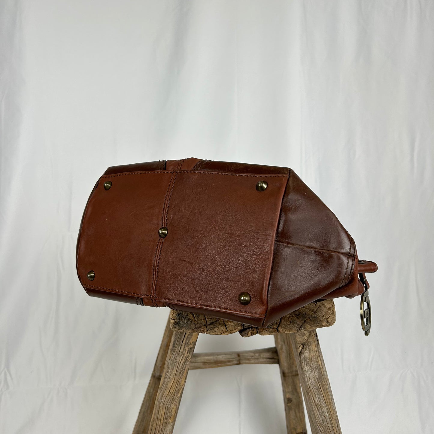 Vintage y2k style brown leather shoulder bag