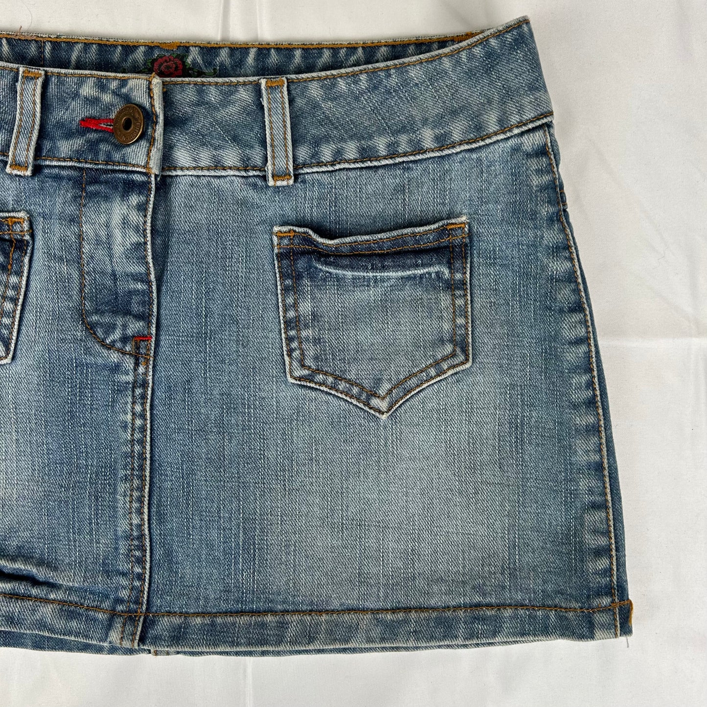 Vintage y2k style denim mini skirt