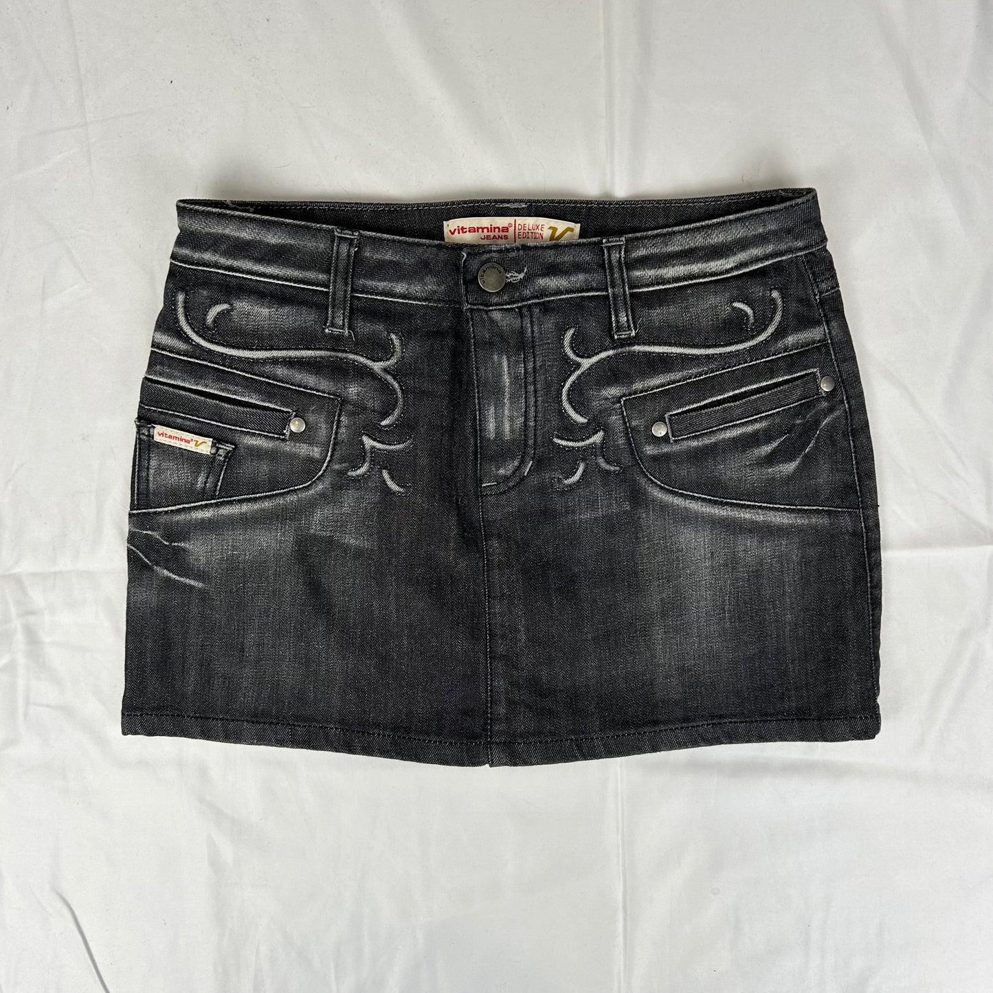 Vintage y2k style dark wash denim mini skirt