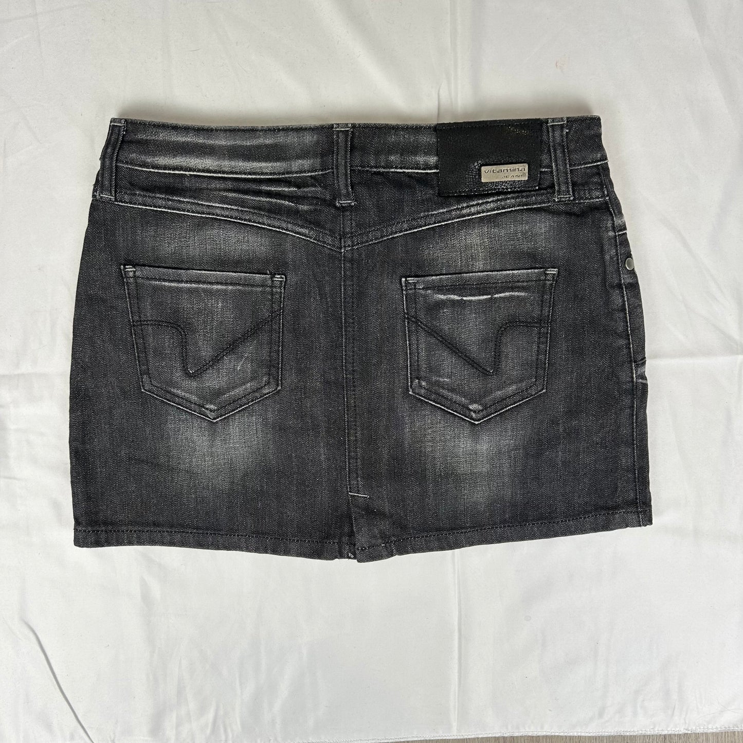 Vintage y2k style dark wash denim mini skirt
