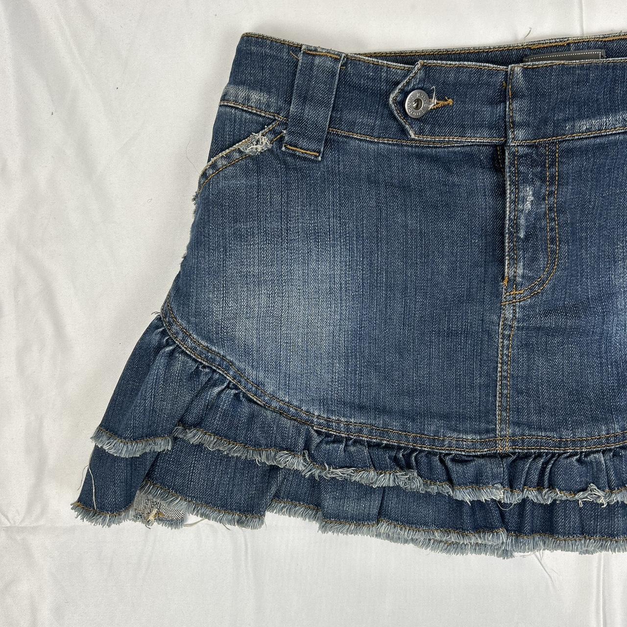 Vintage y2k style dark wash ruffled denim mini skirt