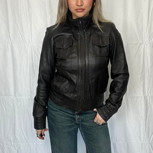 Vintage y2k style brown leather jacket 🤎