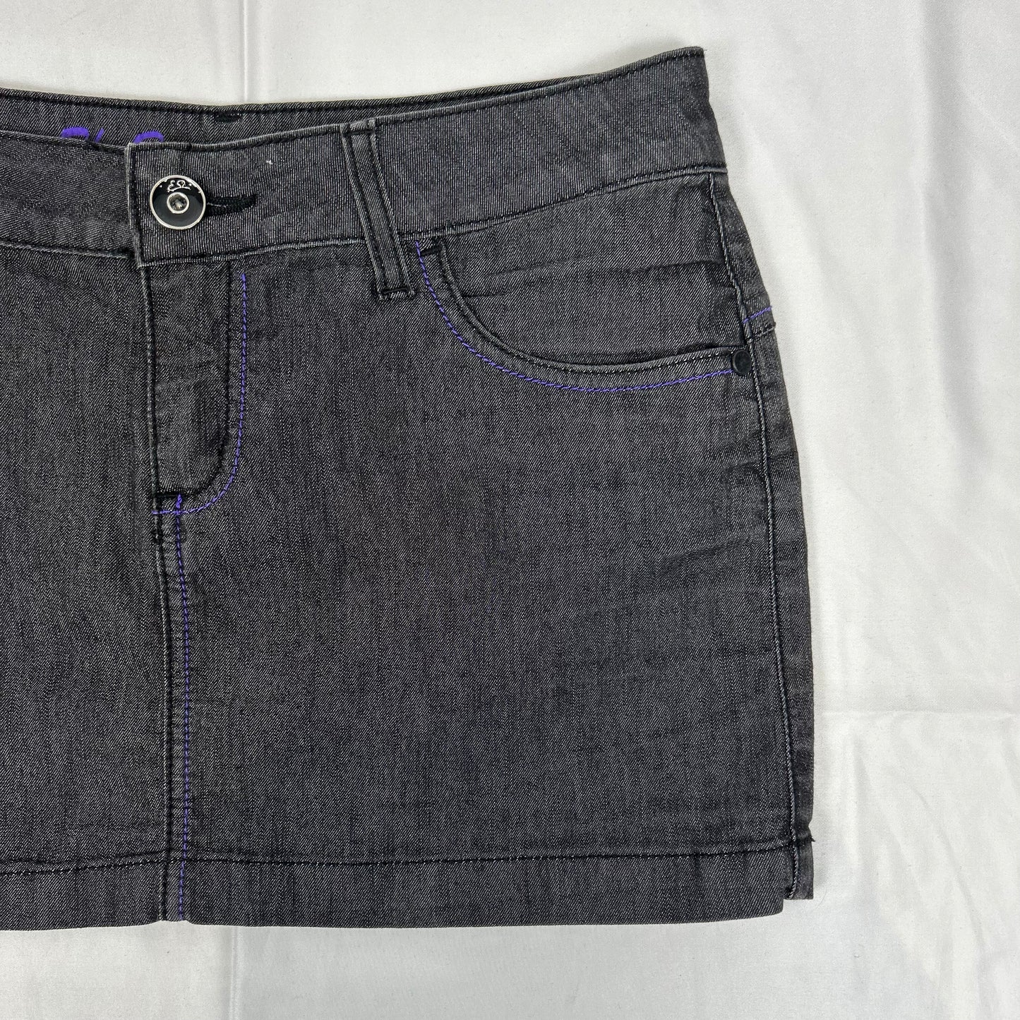 Vintage y2k style dark grey denim mini skirt