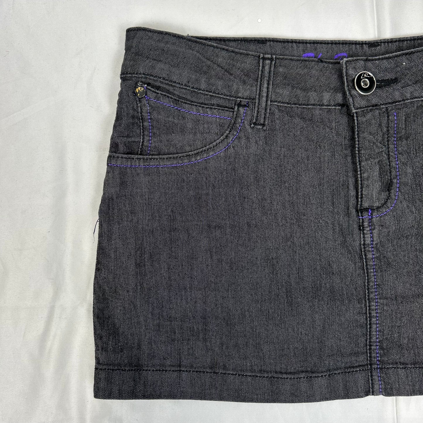 Vintage y2k style dark grey denim mini skirt