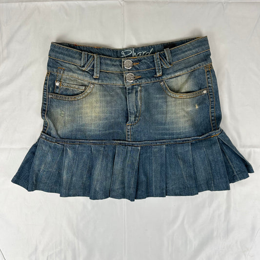 Vintage y2k style mid wash denim pleated mini skirt