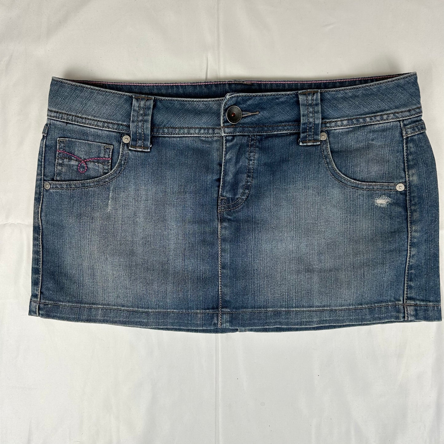 Vintage y2k style mid wash denim mini skirt