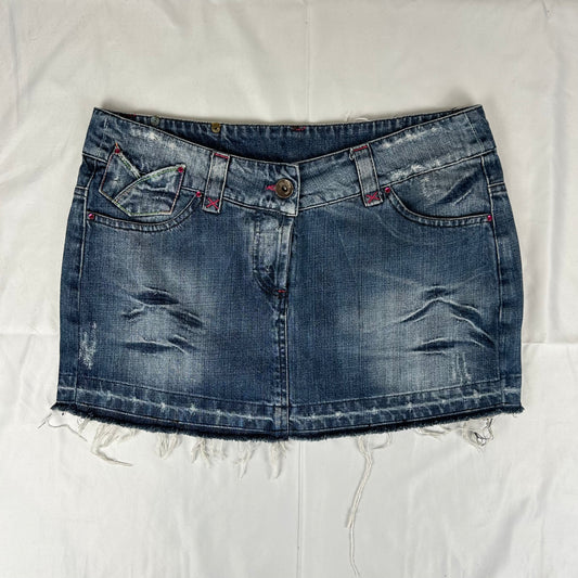 Vintage y2k style dark wash distressed denim mini skirt