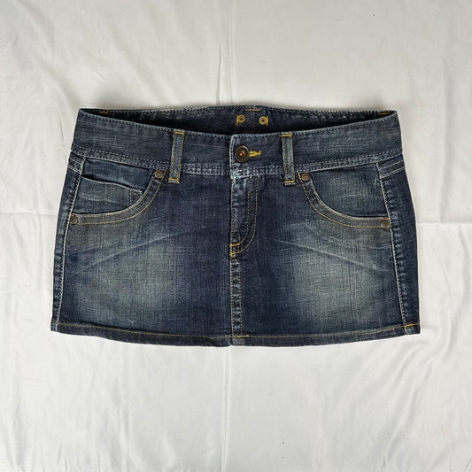 Vintage y2k style dark wash denim mini skirt